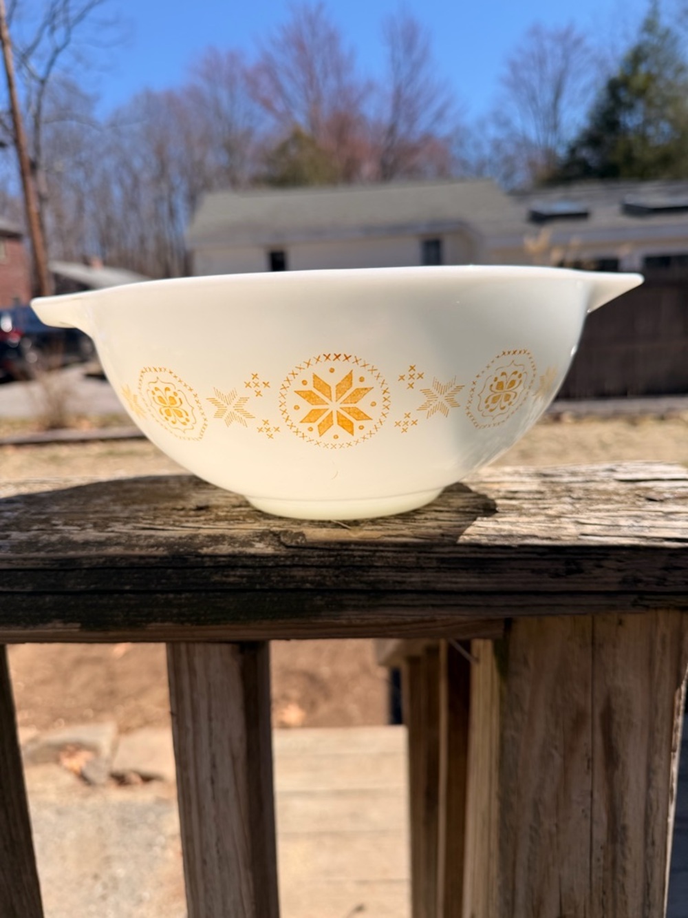 2-1/2 qt PyrexMixing Bowl town and country Pattern